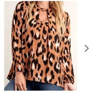 J.Roberts boutique leopard keyhole blouse long sleeve size medium